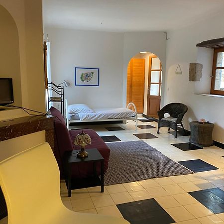 Lou-Pelou Villa Gravieres Eksteriør bilde